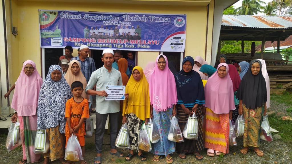 Pembagian Sembako Kepada Masyarakat dalam Menyambut Bulan Ramadhan Sumber Dana Pendapatan Asli Gampo